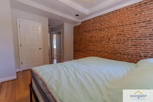 Building Photo - 2321 Essex St