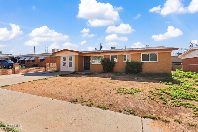 Building Photo - 10060 Kellogg St