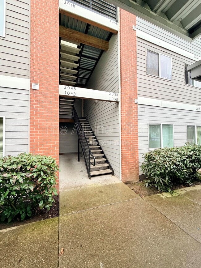 Building Photo - 10020 SW 125th Ave