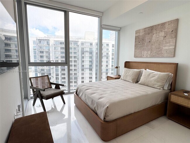 Building Photo - 300 Biscayne Blvd Way