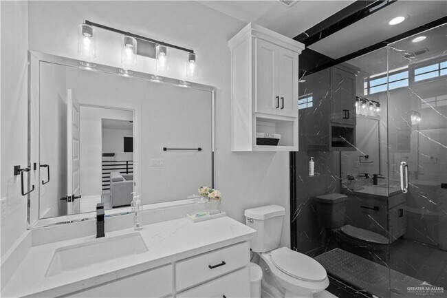 Building Photo - 23 Lago Delton