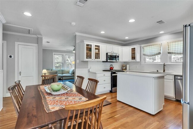 Building Photo - 4813 Avenue H