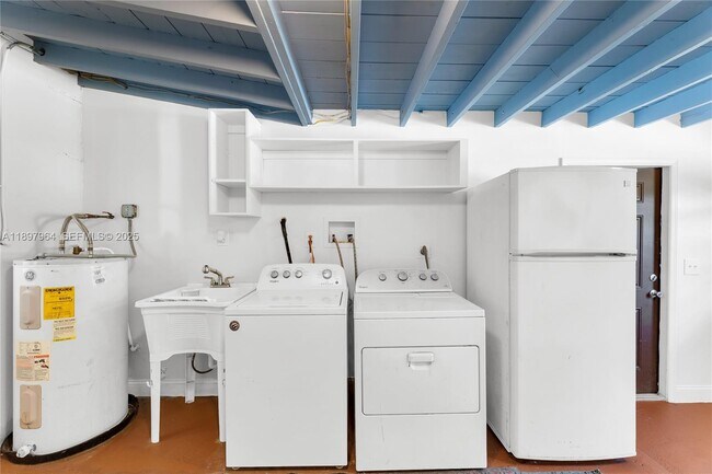 Building Photo - 2249 SW 34th Terrace