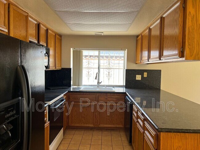Building Photo - 1766 Bristol Ct