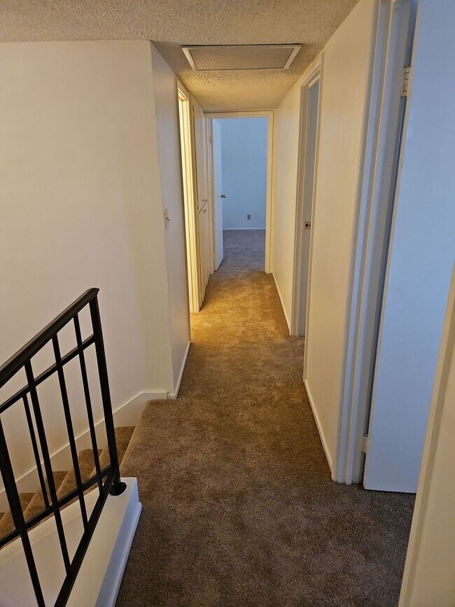 Building Photo - Spacious 4-Bedroom Home with Large Backyard & Covered Patio!