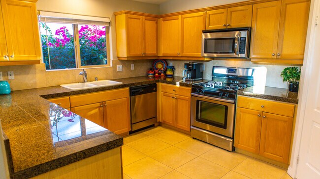 Building Photo - 53220 Avenida Navarro