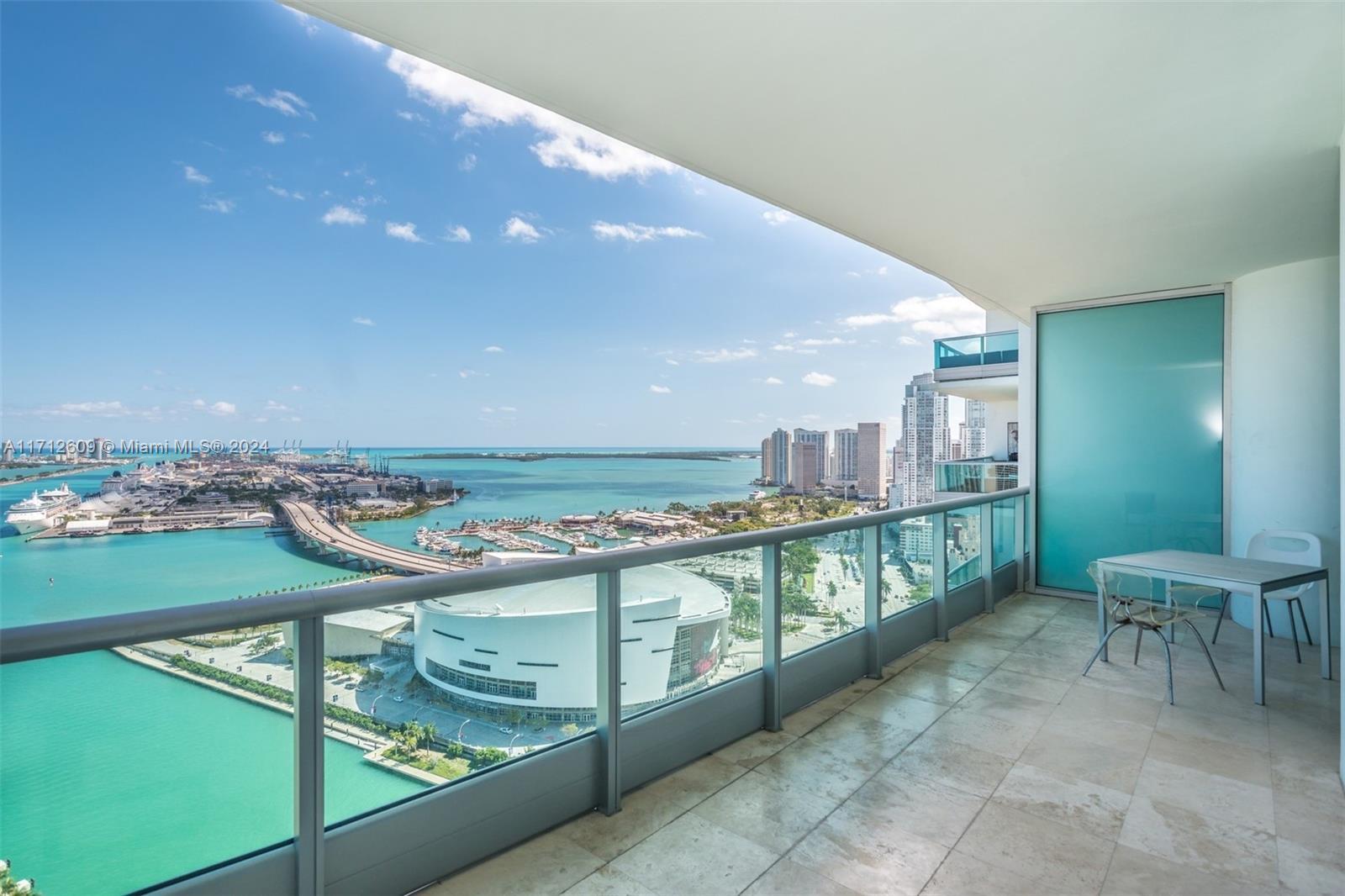 Building Photo - 900 Biscayne