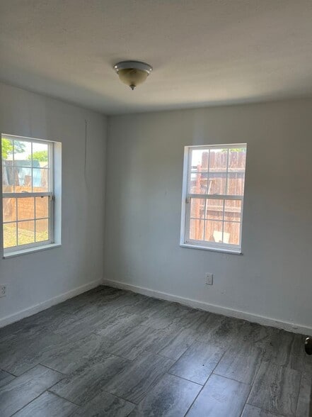 Building Photo - 404 Thrasher Ave