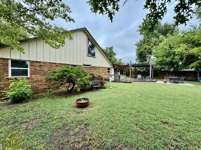 Building Photo - 3604 Jim Robison Dr