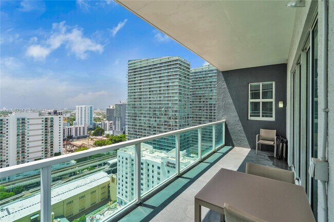 Building Photo - 1250 S Miami Ave