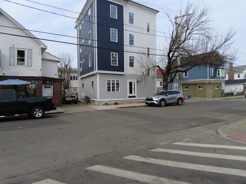 Building Photo - 241 Pocasset Ave