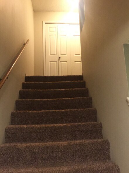 Primary Photo - 548 NW 17th Cir