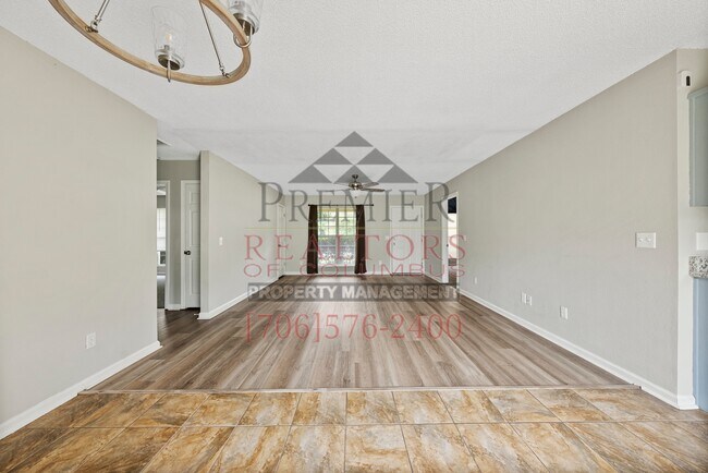 Building Photo - 8440 Canaan Dr