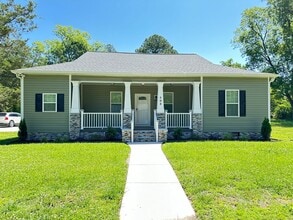 Building Photo - 408 Branch St