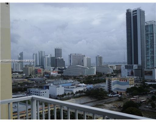 Building Photo - 850 N Miami Ave