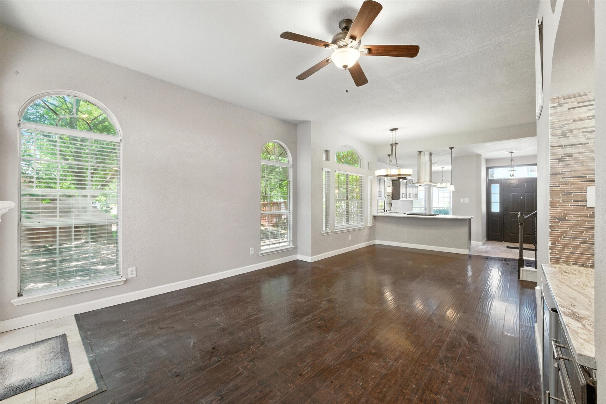 Building Photo - 9128 Cumberland Dr