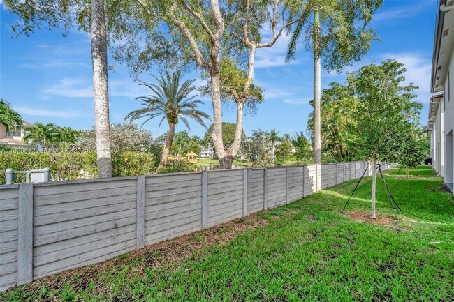 Building Photo - 1427 SW 23rd St