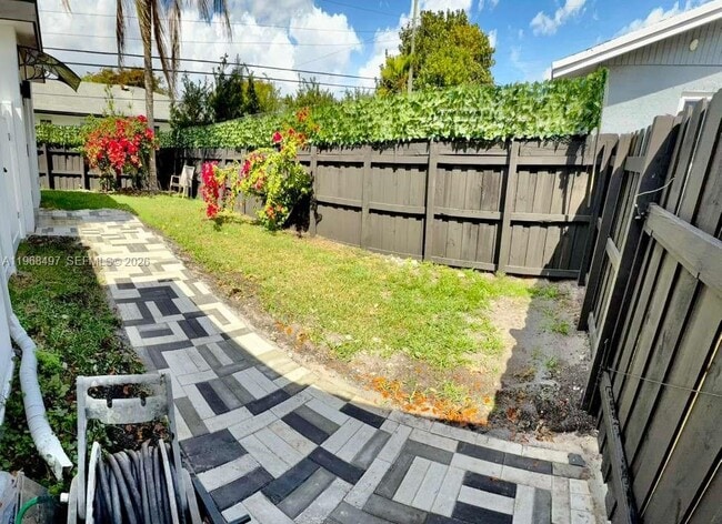 Building Photo - 1710 SW 99th Terrace