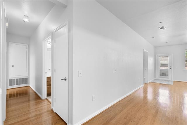 Building Photo - 205 Bexar Dr