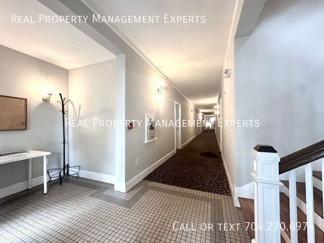 Building Photo - 712 Louise Ave