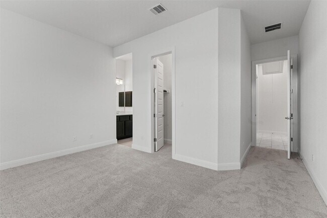 Building Photo - 101 Woodstock Cir