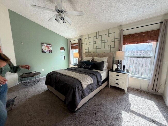 Building Photo - 723 Lady Diana Dr