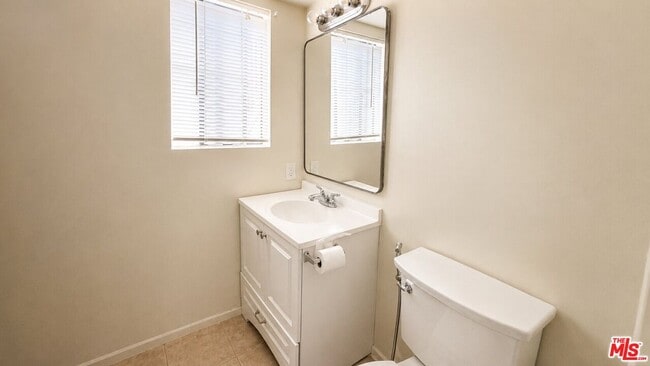 Building Photo - 3866 Bentley Ave