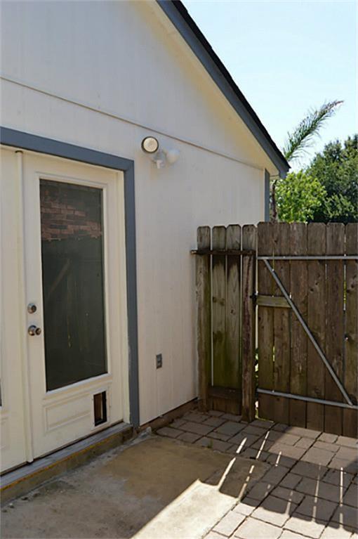 Building Photo - 13115 Pebblewalk Cir S