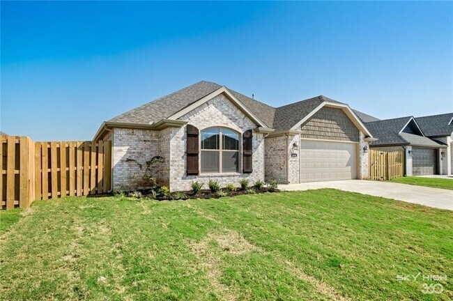 Primary Photo - 64 S Benchmark Ln