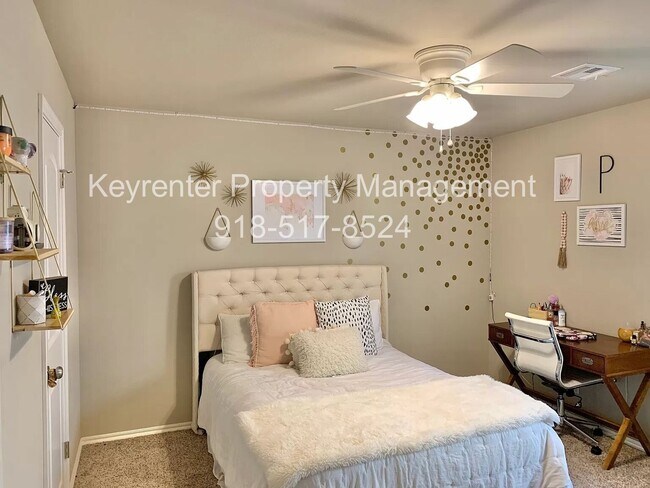 Building Photo - 3 Bed | 2 Bath in Owasso!