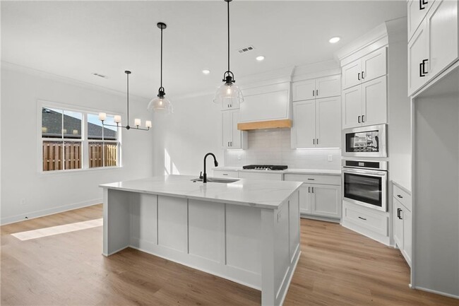 Building Photo - 550 Apollo Dr