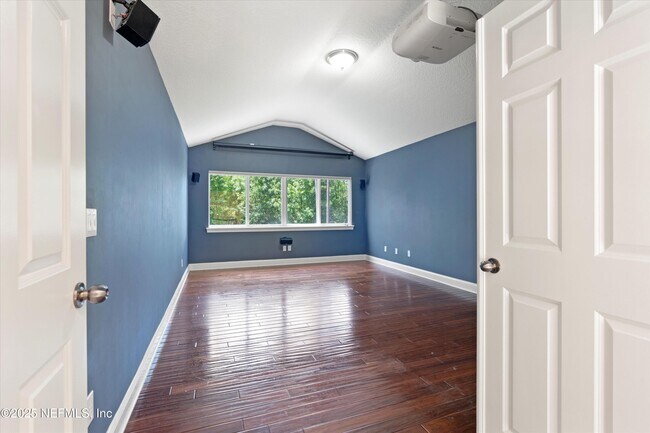 Building Photo - 713 Carthage Pl