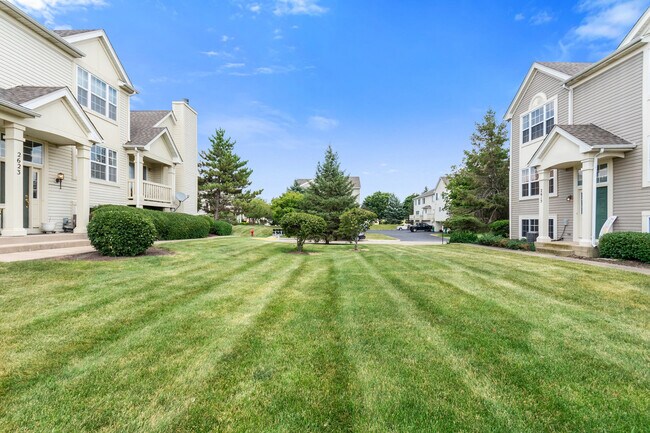 Building Photo - 2611 Canyon Dr
