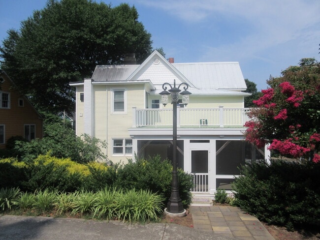 Building Photo - A Wonderful Historic Home in Downtown Wins...