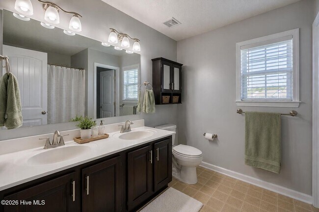 Building Photo - 355 Rose Bud Ln