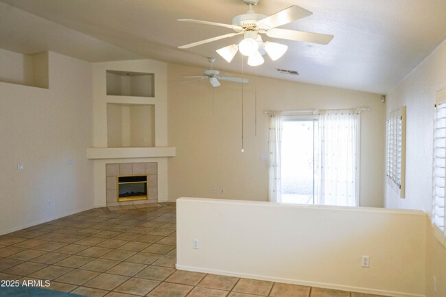 Building Photo - 898 E Monterey St