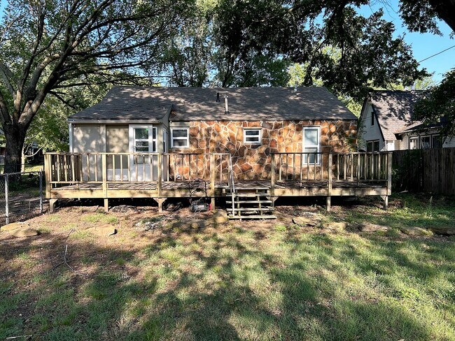 Building Photo - 1200 S Atlanta Pl