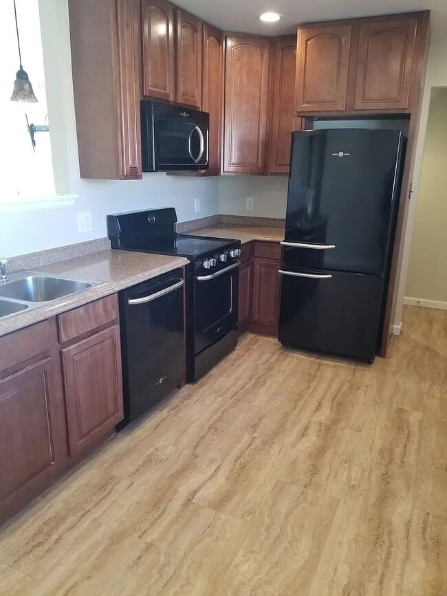 Building Photo - Great Home in Commerce City