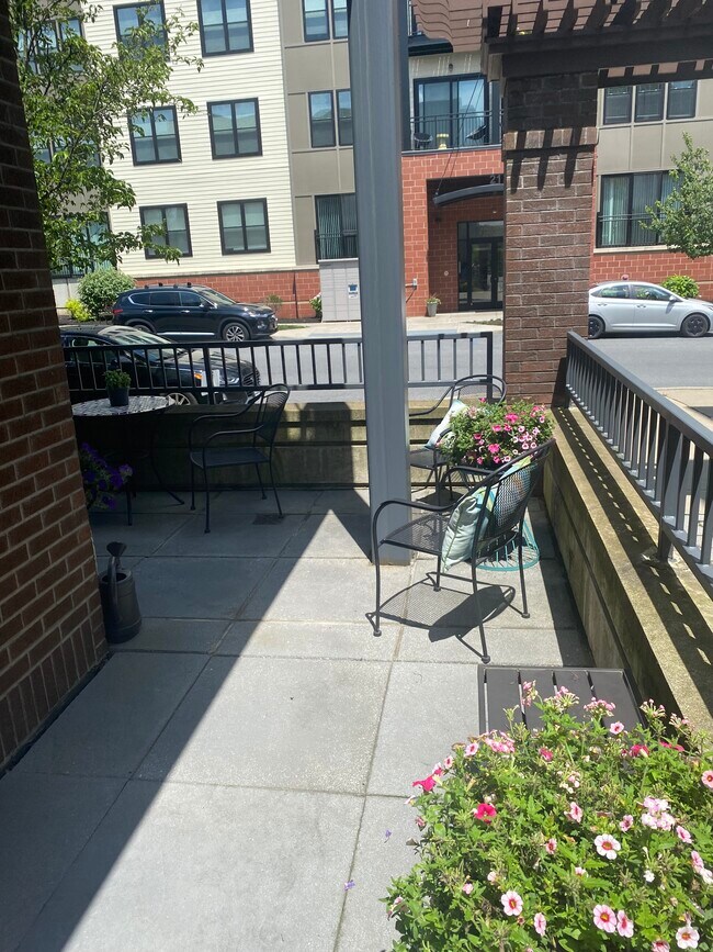 Building Photo - 30 Whistler Ct