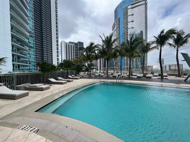 Building Photo - 900 Biscayne Blvd