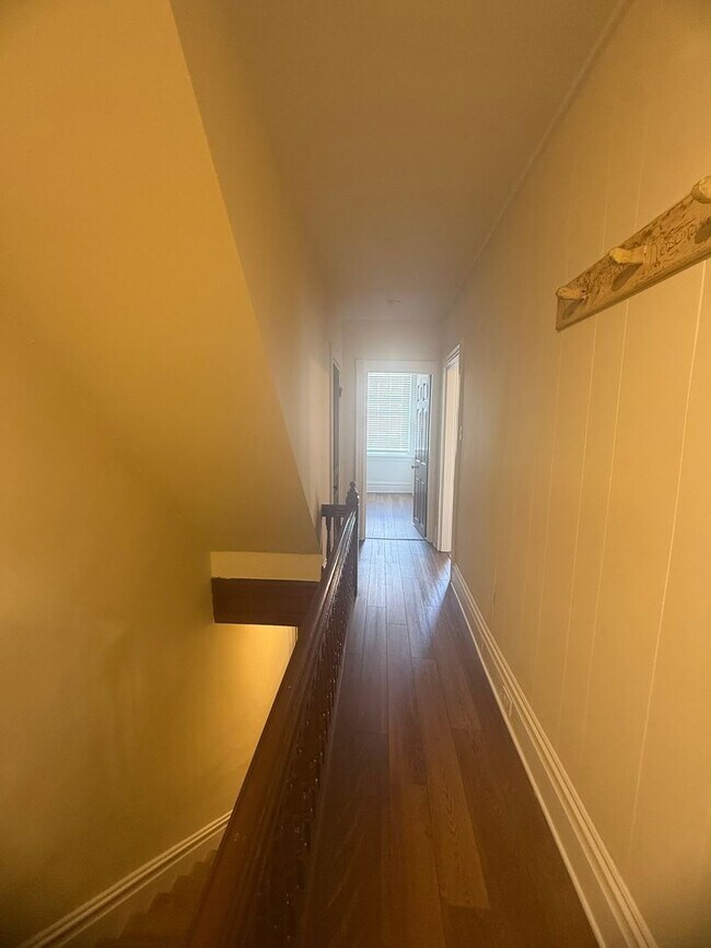 Building Photo - 36 W Pomfret St