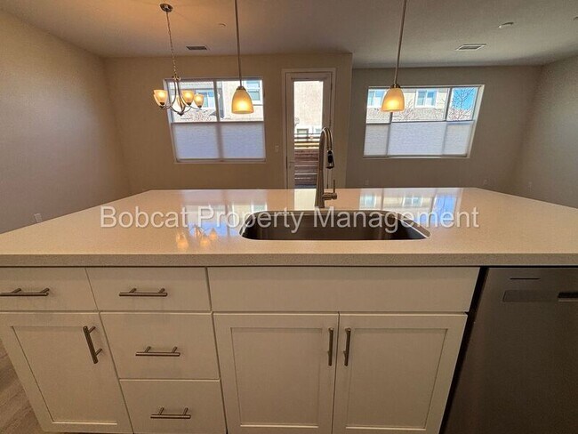 Building Photo - 852 Furlong Dr