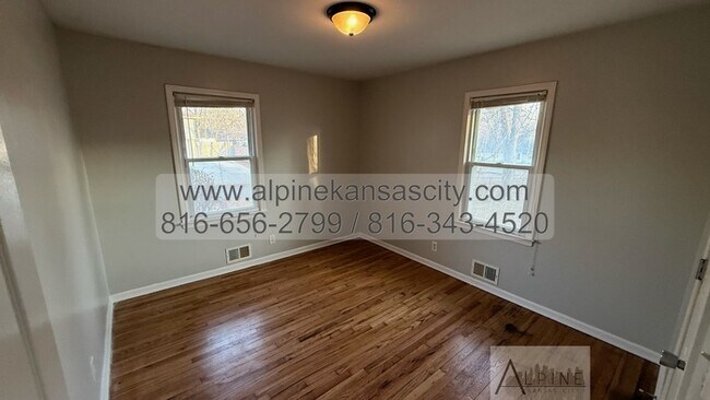 Building Photo - South KC Ranch on Cul de Sac, Finished Basement, Section 8 OK!