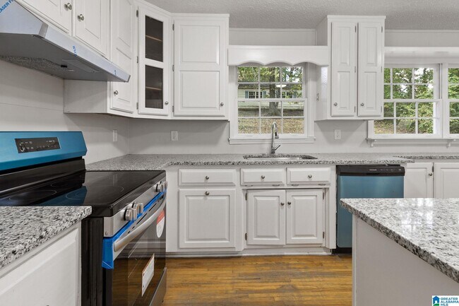 Building Photo - 2344 3rd Way NE