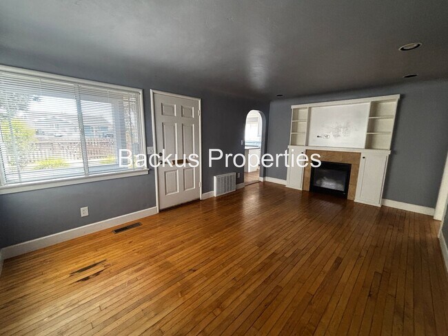 Building Photo - 550 Trinity Ave