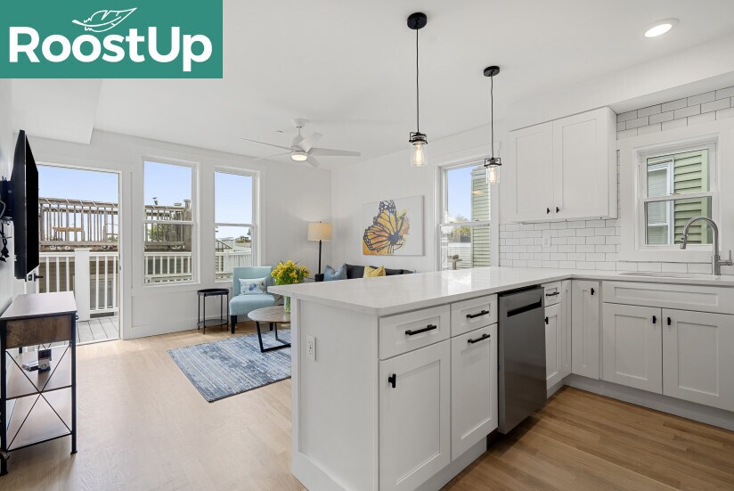 Building Photo - Furnished Bedroom with Private Bath in South Boston