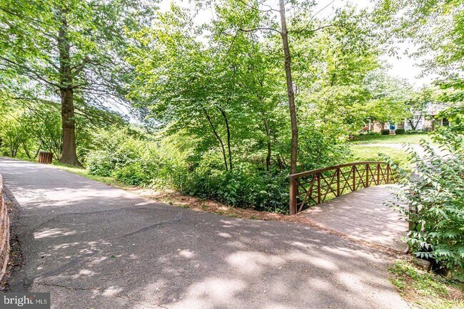 Building Photo - 7761 Inversham Dr