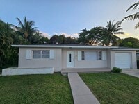 Building Photo - 336 Greenbriar Dr