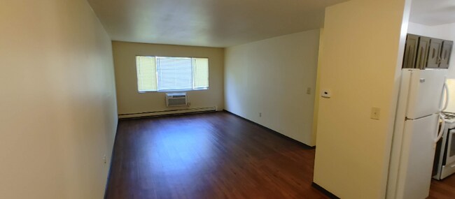 Building Photo - 5101 N Lovers Lane Rd