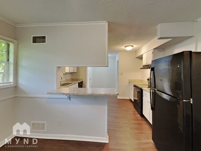 Building Photo - 2274 Ashland Dr